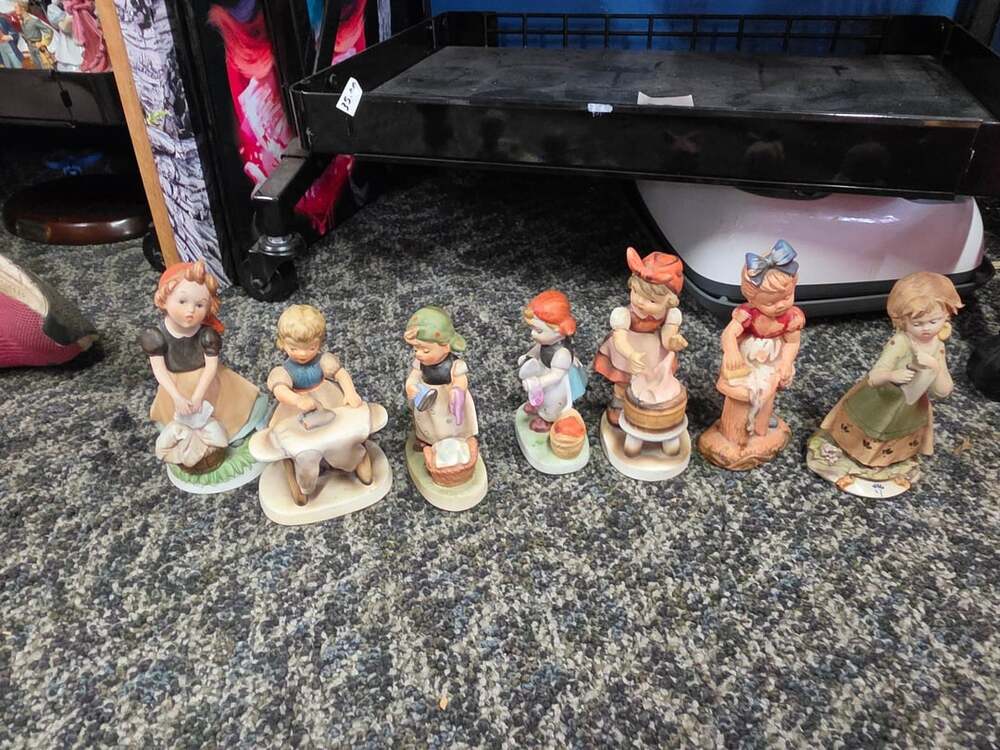 Napco Ironing Girl Figurine Laundry Day Vintage A2626A